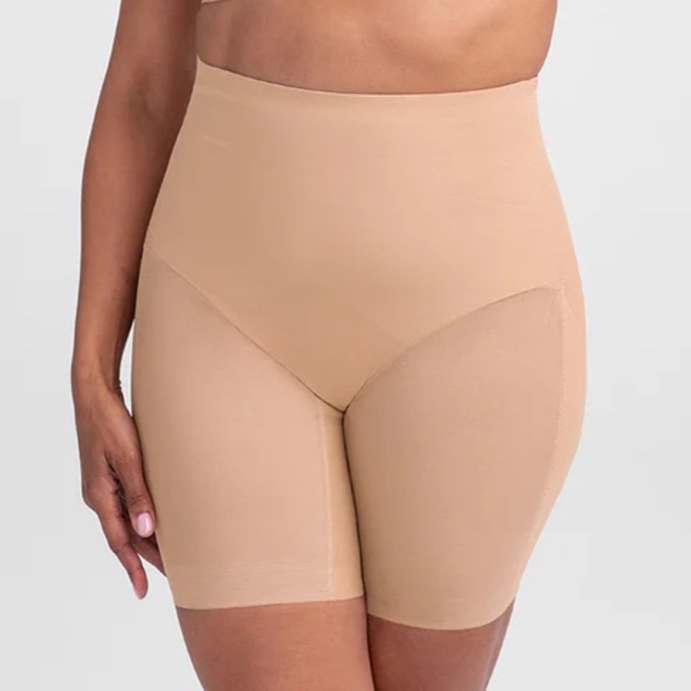 NWT, Never Worn Honeylove Mid-Waist Short in Sand, Medium